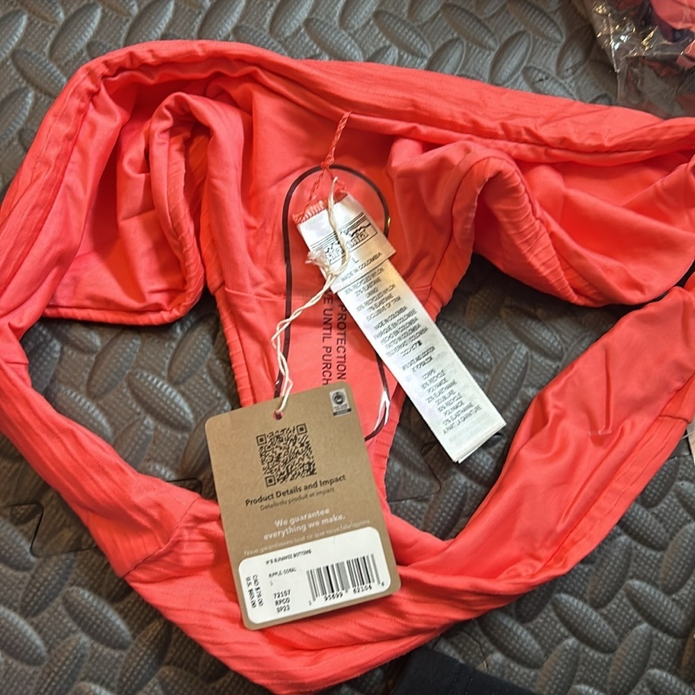 Patagonia Sunamee Swim Bottoms- Size L color Ripple Coral - Picture 7 of 7